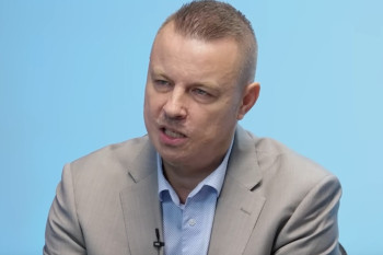 Přestaňme si lhát do kapsy. Rajchl účtuje s ukrajinskou migrací