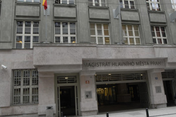 Škodův palác zůstává po dobu vysokých teplot veřejnosti otevřen