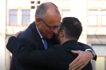 Z akce o německé jednotě jede ukrajinský premiér Merz do Kyjeva