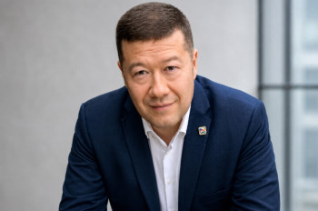 Okamura varuje před islamizací a představuje migrační plán SPD
