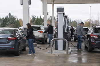 Drahá paliva zvyšují DPH. Stát inkasuje víc z každého litru