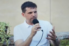 Miliony na klimatickou pohádku. Paukner si bere na mušku Hladíka Miliony na klimatickou pohádku. Paukner si bere na mušku Hladíka