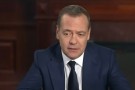 Medveděv: Ten drogový maniak a jeho banda vyvolal reakci Moskvy