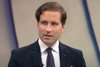 Paradox drahých paliv? Stát může vydělat miliardy a zlevnit benzín