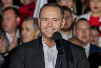 Polský prezident odmítl dluh EU. Spor o suverenitu Evropy